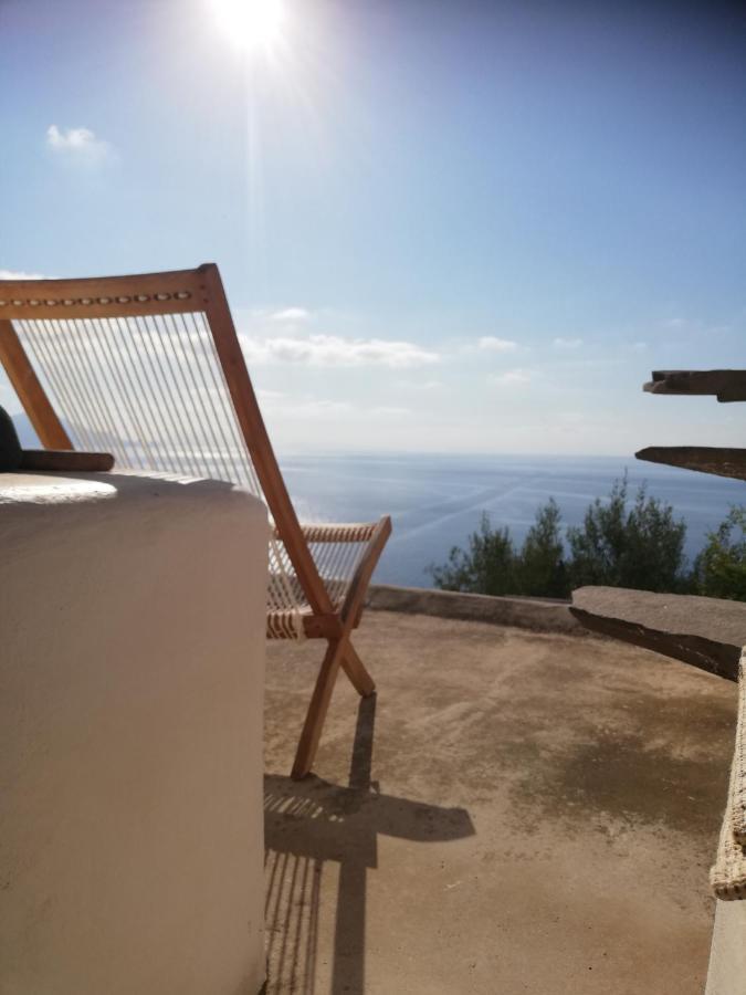 Alicudi Giardino Dei Carrubi- Al Gradino 365 Acomodação com café da manhã Exterior foto